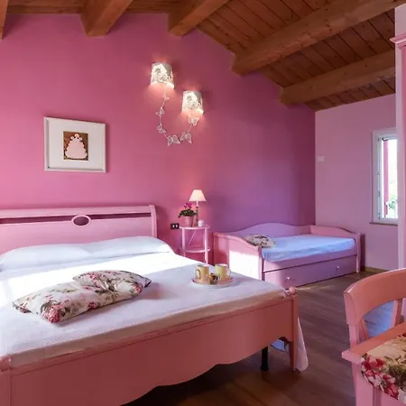 Villa Cascina Marianna 12&4, Emma *