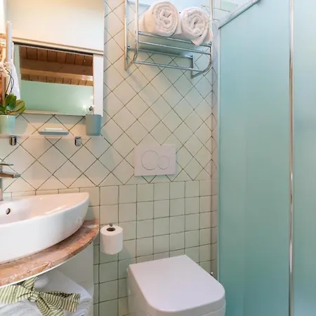 Cascina Marianna 12&4, Emma Fossombrone