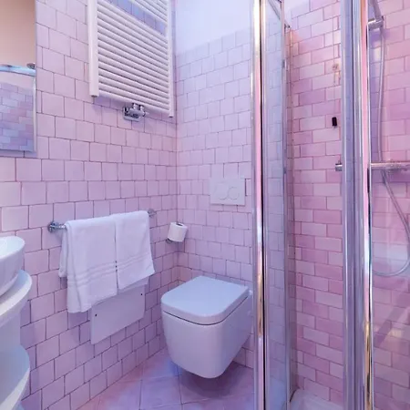 Cascina Marianna 12&4, Emma Villa Fossombrone