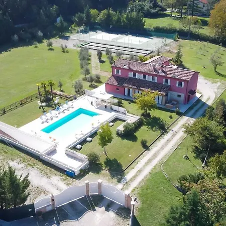Cascina Marianna 12&4, Emma Villa Fossombrone