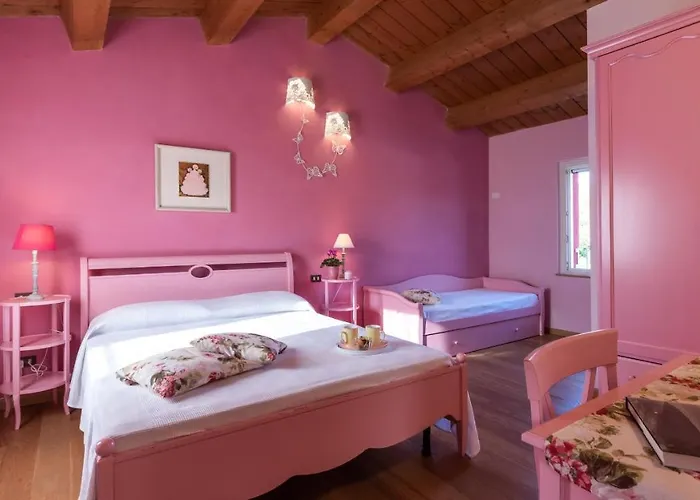 Villa Cascina Marianna 12&4, Emma *