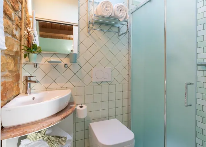 Cascina Marianna 12&4, Emma Fossombrone