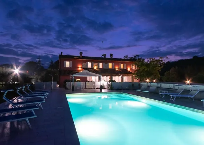 Cascina Marianna 12&4, Emma Villa Fossombrone